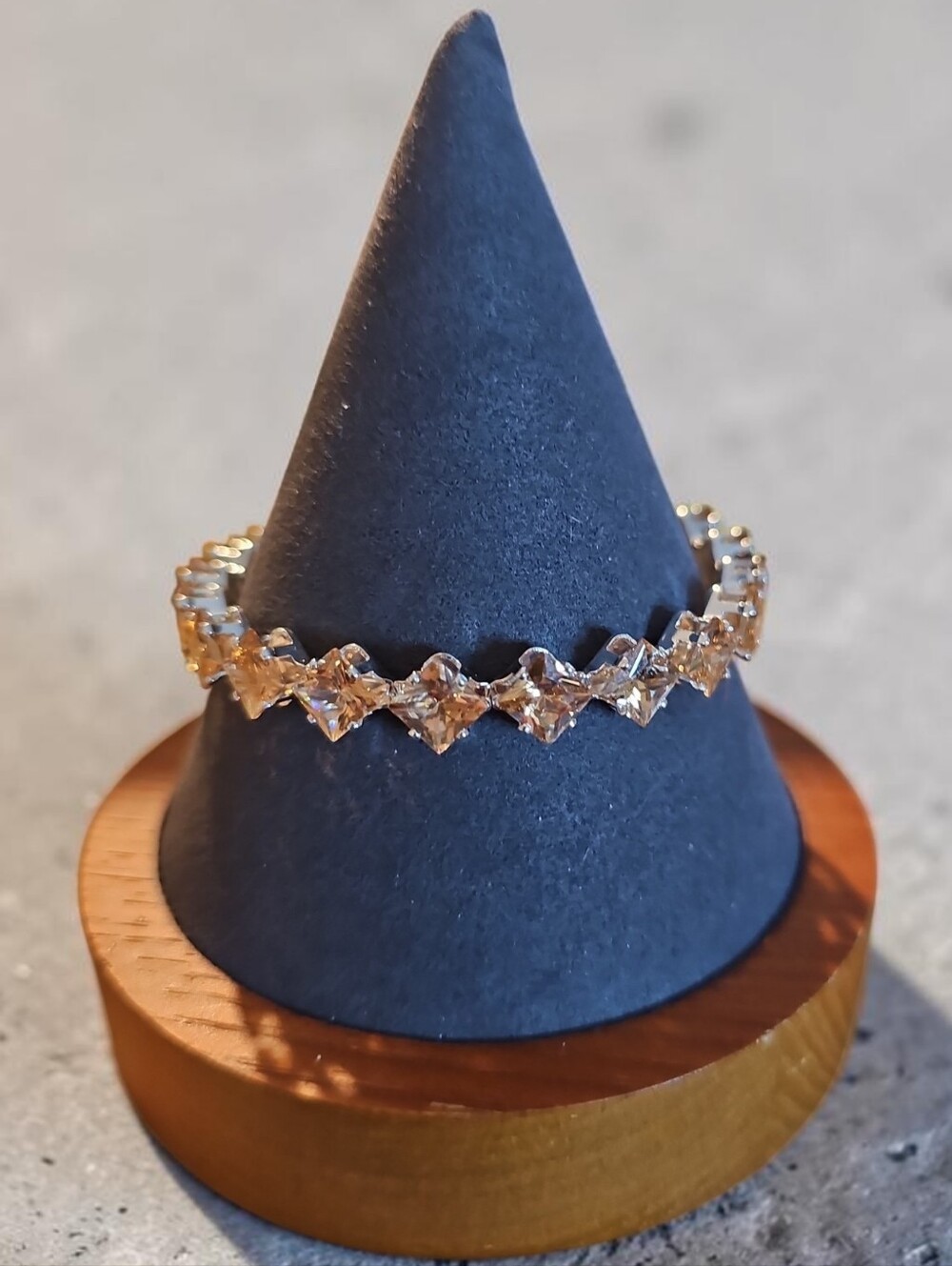 Sassified Boutique Nwt Gold-Tone Clear Crystal Eternity Ring.